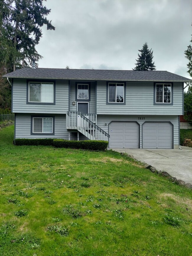 Building Photo - 3 Bedroom Home in Miller Bay Estates