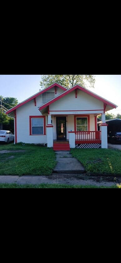 Primary Photo - 1105 5th St