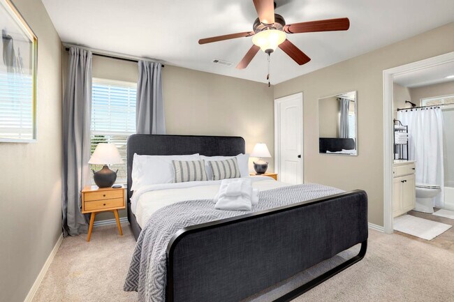 Foto del edificio - 571 N Keats Dr