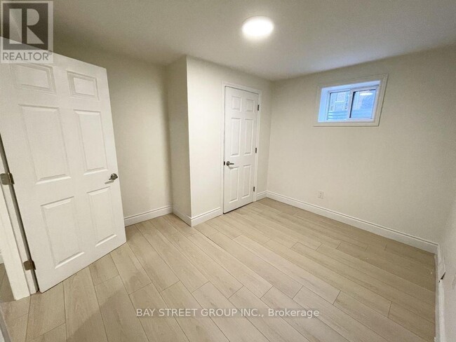 Building Photo - 11 McGregor Rd