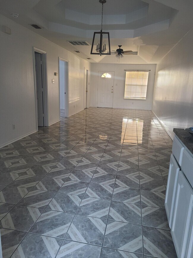 Foto del edificio - 1014 N Cross Ln