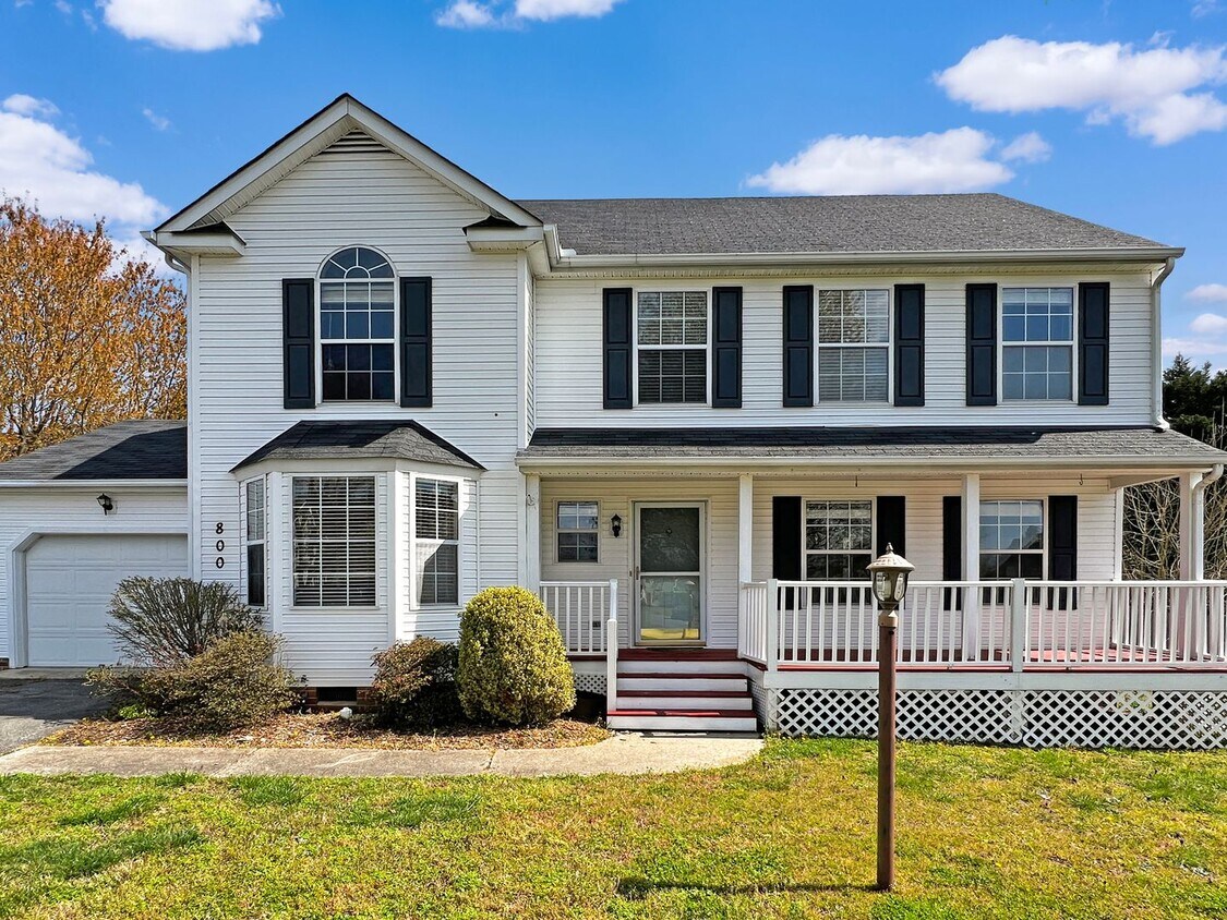 Primary Photo - Glen Allen's Gem: A 4 Bedroom, 2.5 Bathroo...