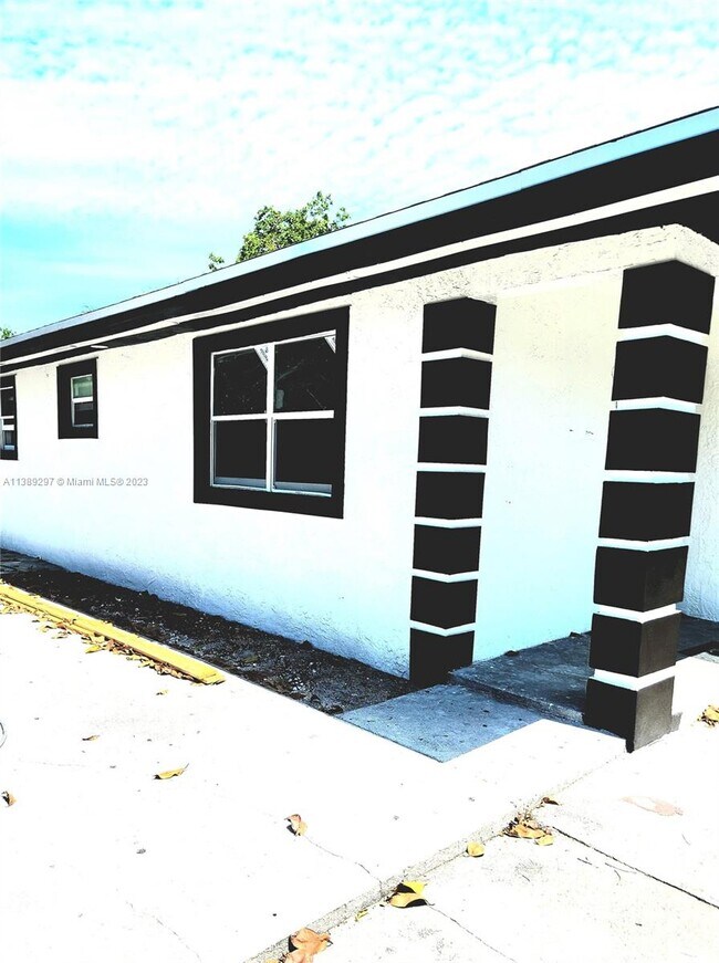 Foto del edificio - 6825 NW 2nd Ave