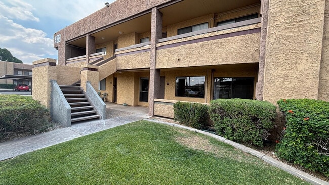 Building Photo - 3601 W Tierra Buena Ln