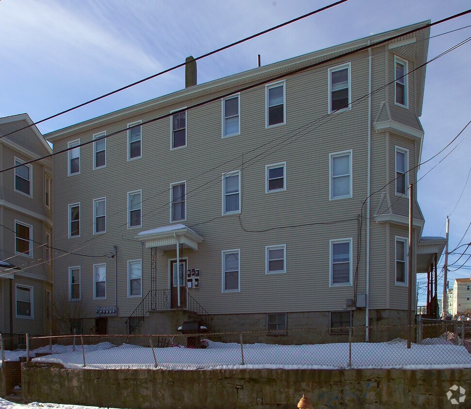 Building Photo - 73 Nashua St