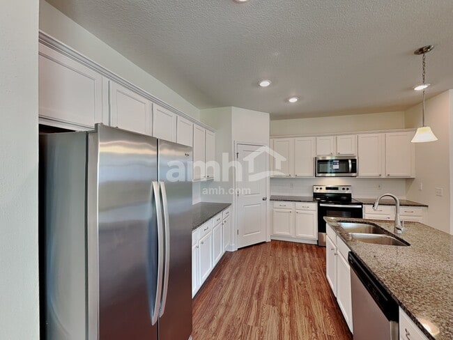 Foto del edificio - 105 Moultrie Crossing Ln