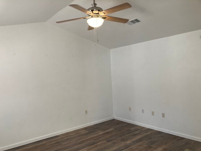 Foto del edificio - 7219 Pro Ln