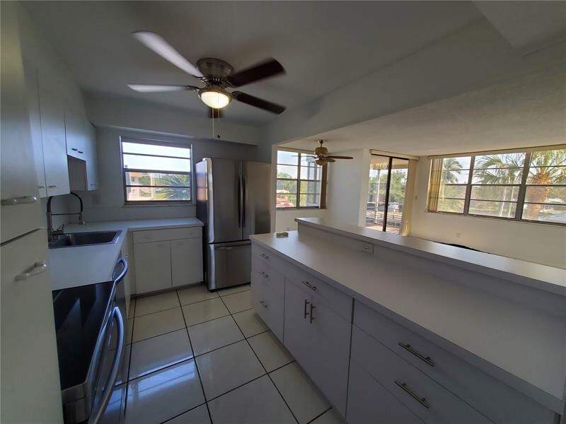 Foto del edificio - 2741 Taft St