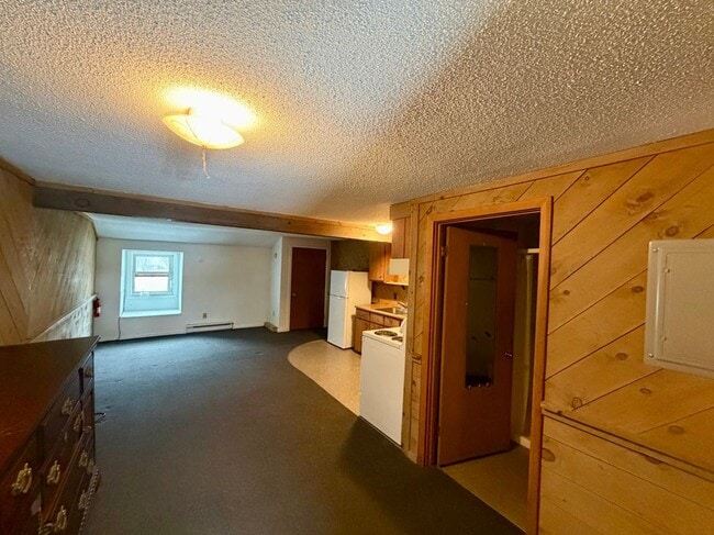Building Photo - 748 Calef Hwy