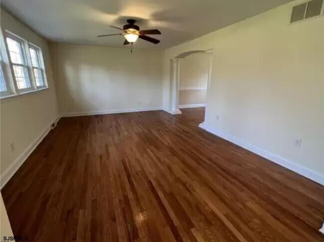 Foto del edificio - 102 Dogwood Ln