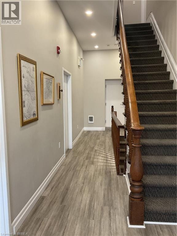 Building Photo - 98 Lorne Crescent