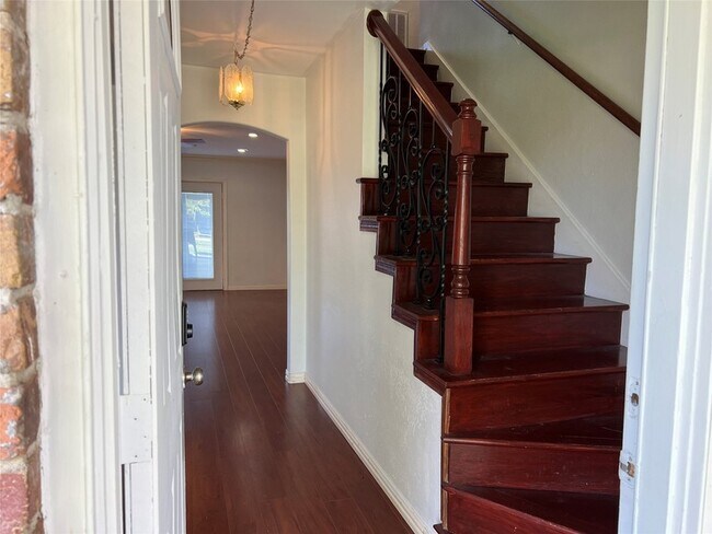 Foto del edificio - 5813 Lucy Lane