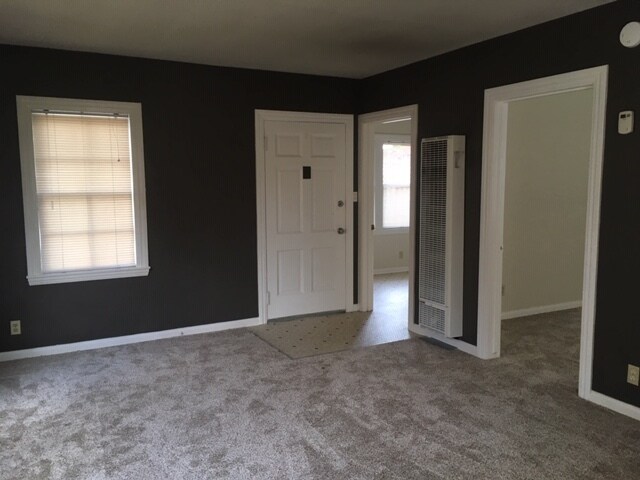 Front Entry - 470 E Reed St