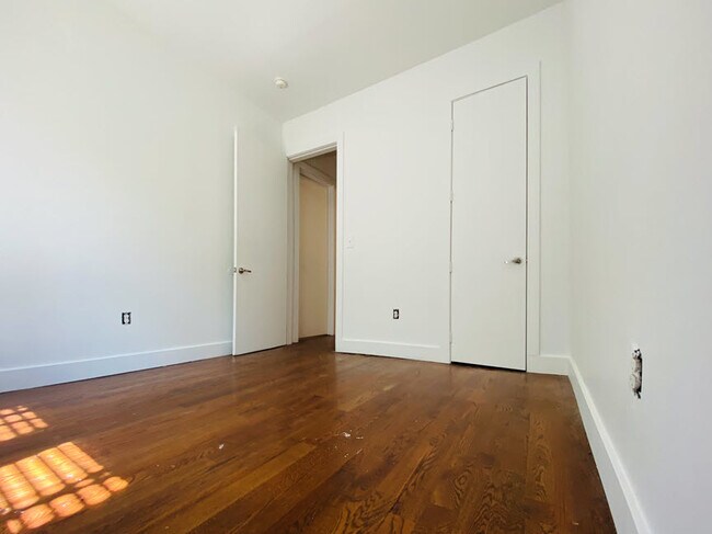 Foto del edificio - 304 Bradford St