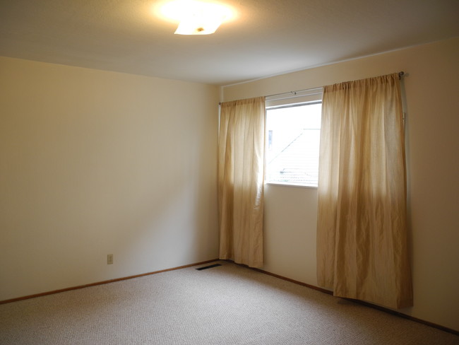 Bedroom - 347 Haddon Rd