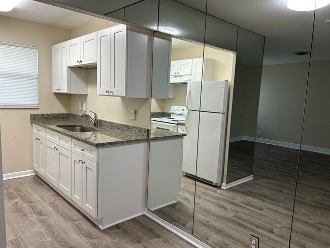 Foto del edificio - 1611 Green Ln