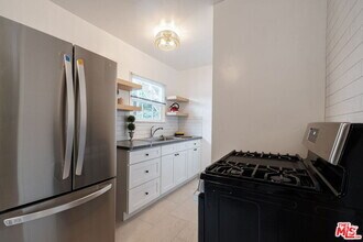 Building Photo - 823 Highland Ave