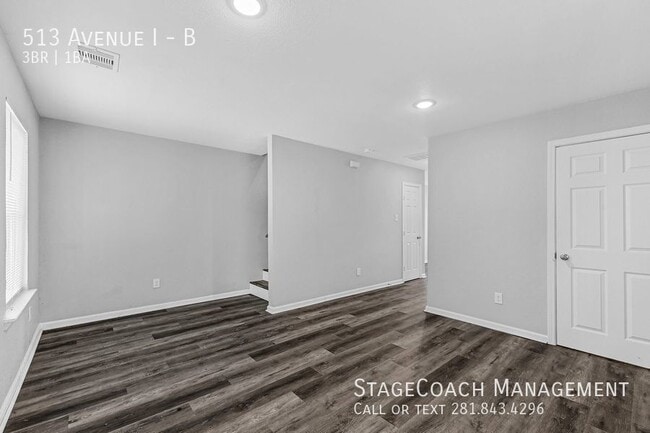 Building Photo - 513 Avenue I