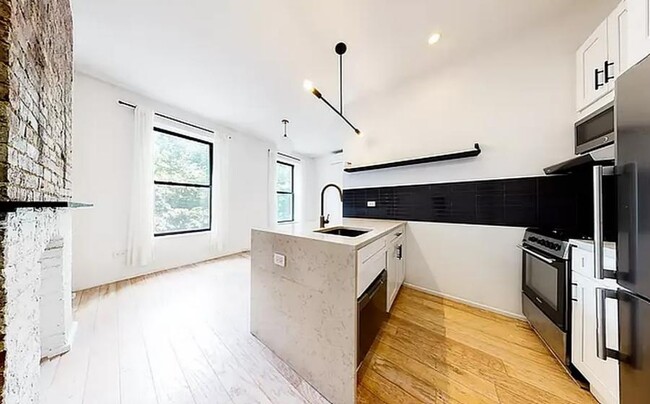 Building Photo - 1 bedroom in New York NY 10025