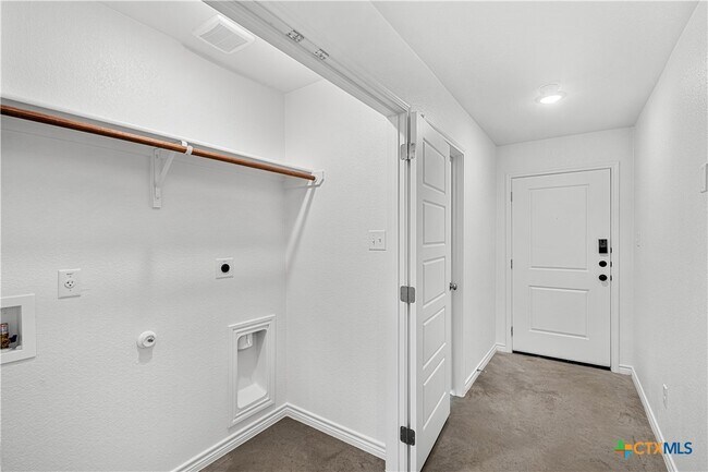 Building Photo - 1214 Concord Dr