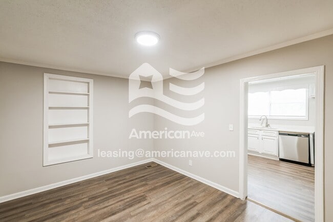 Building Photo - 2510 4th St E