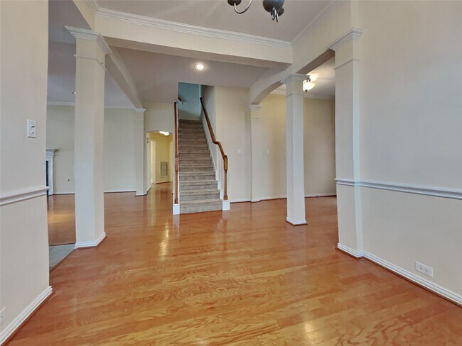 Foto del edificio - 3009 Fallbrook Ct