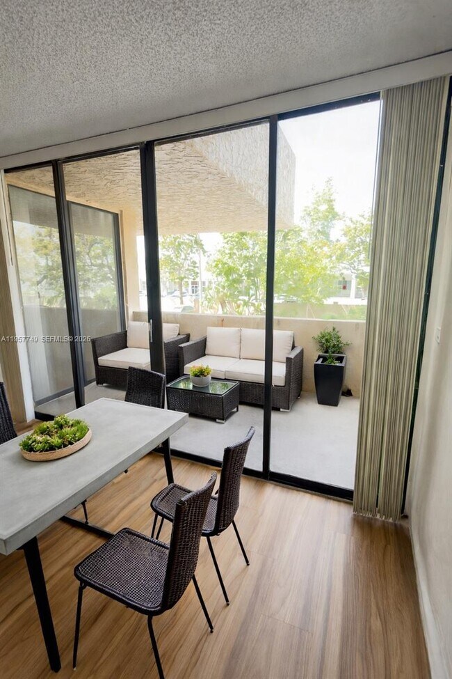 Foto del edificio - 10400 SW 108th Ave