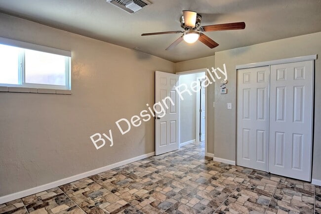 Building Photo - Updated Midtown 1 Bed 1 Bath