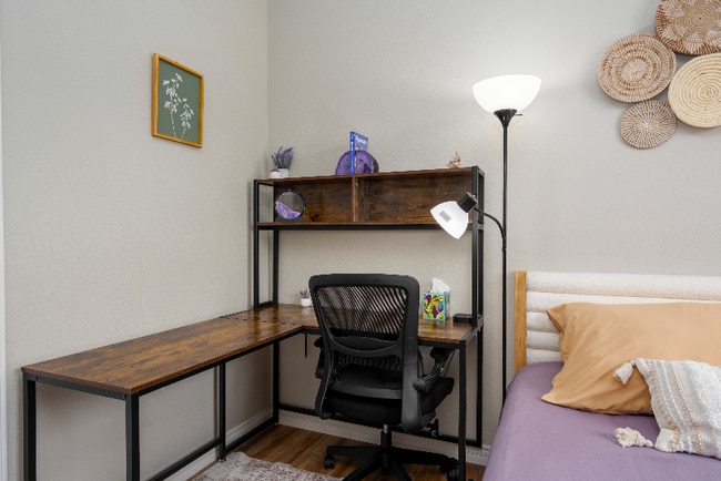 Foto del edificio - 4760 Sandalwood Way