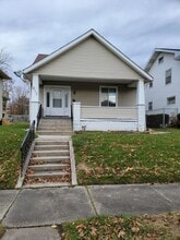 Building Photo - 215 E Wildwood Ave