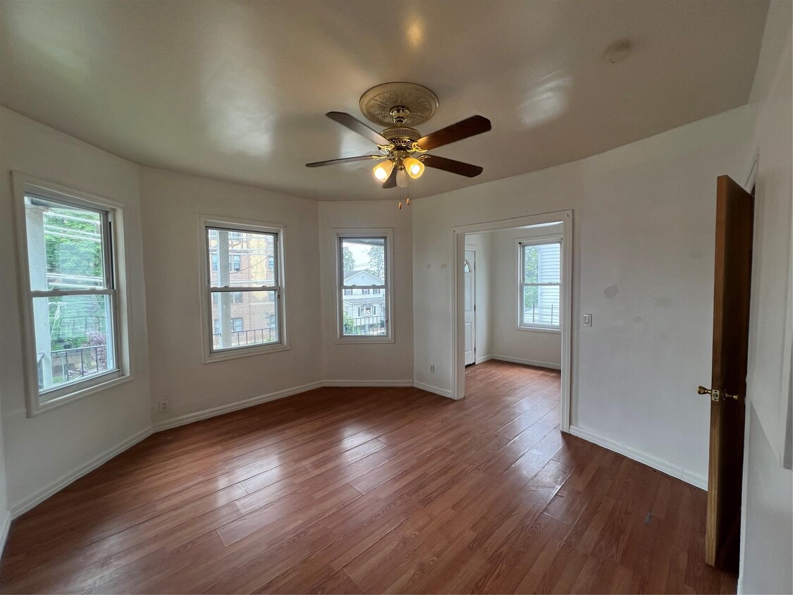 Foto principal - 304 S 1st Ave