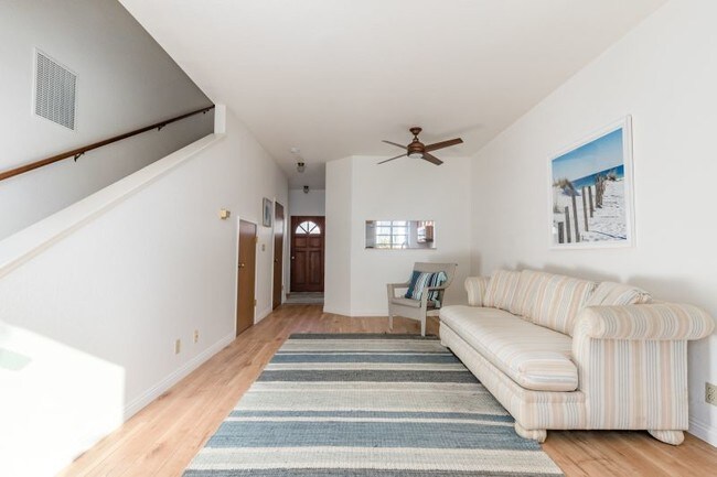 Foto del edificio - 1620 Wren Pl
