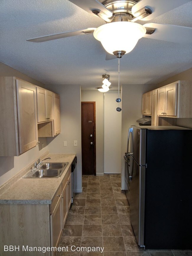 Foto del edificio - 7501 Greenfield Ave