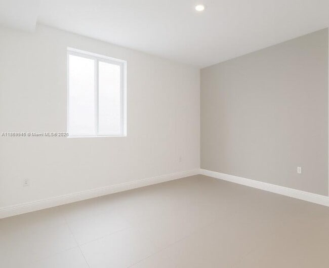 Foto del edificio - 541 NW 33rd St