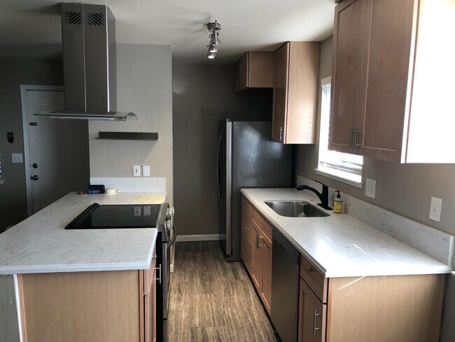 Foto del edificio - 2330 Samaritan Pl