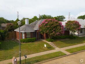 Building Photo - 8640 Malibu St
