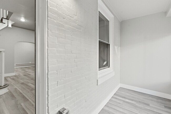 Foto del edificio - 662 N Yewdall St