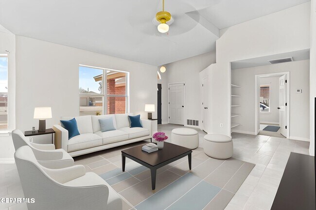 Building Photo - 14513 Encantado Dr
