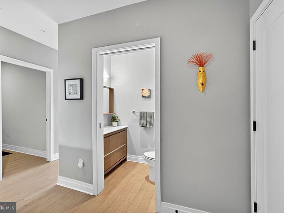 Photo - 900 11th St SE Apartment