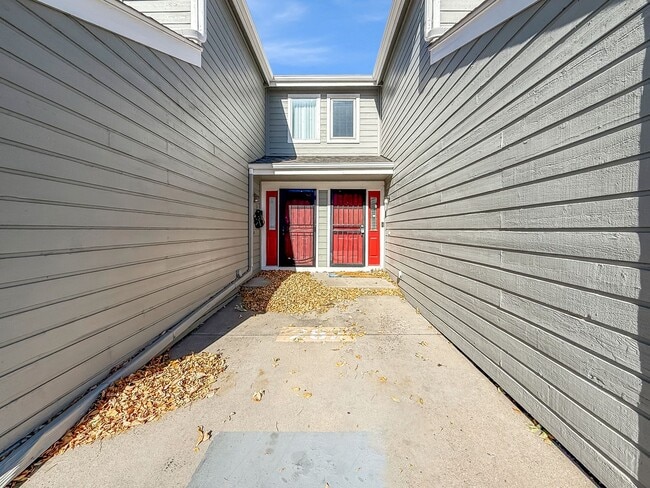 Photo - $0 DEPOSIT OPTION. CHARMING TWO-STORY TOWN... Townhome