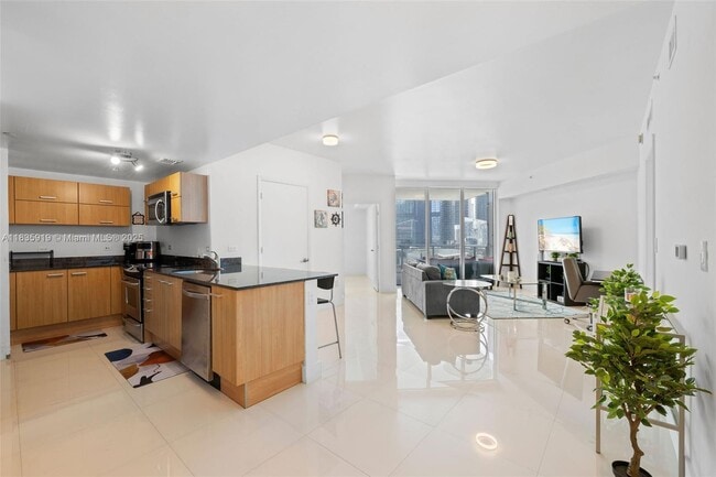 Building Photo - 350 S Miami Ave