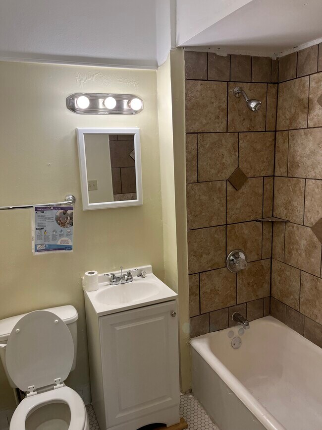 Foto del edificio - 2440 N 12th St