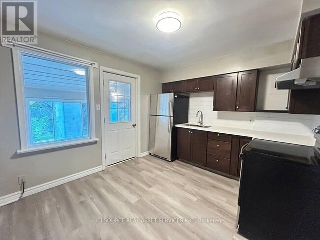 Building Photo - 1263 Clonsilla Ave