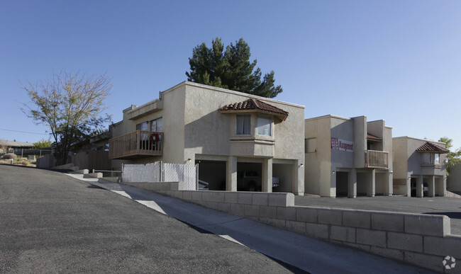 Building Photo - Apple Tree Apartments