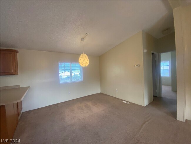 Building Photo - 861 E Ft Carson Rd