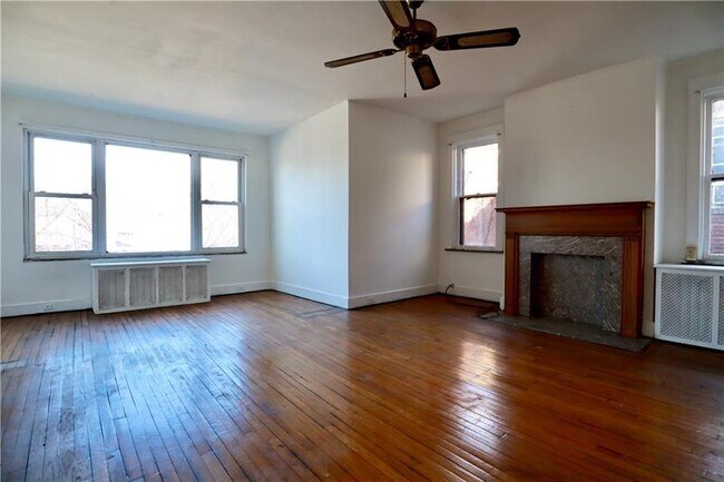 Foto del edificio - 5636 Beacon St
