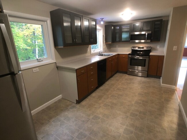 Building Photo - 36 Rivermount Terrace