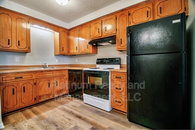 Building Photo - 3053 Woody Ln