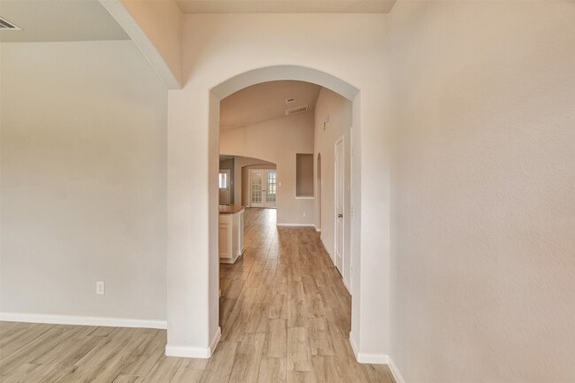 Foto del edificio - 388 Kendall Crest Dr