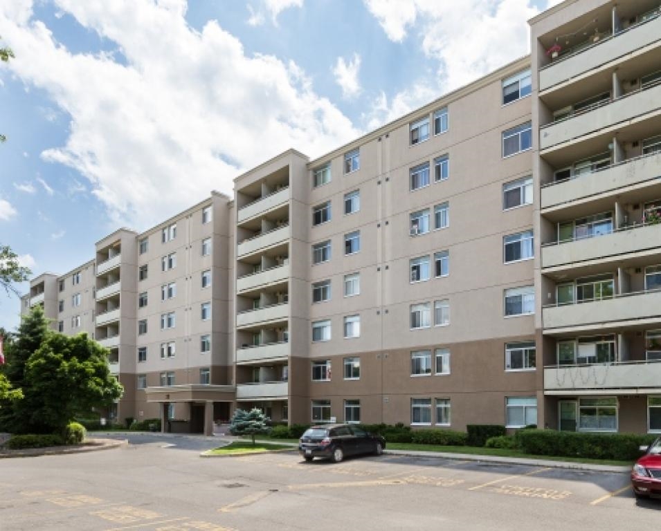 Primary Photo - Broadway Apartments